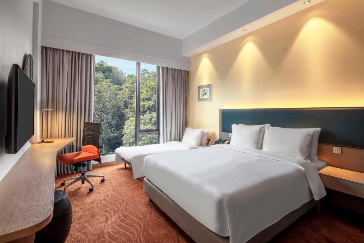 Holiday Inn Express Kota Kinabalu City Centre By Ihg Buitenkant foto