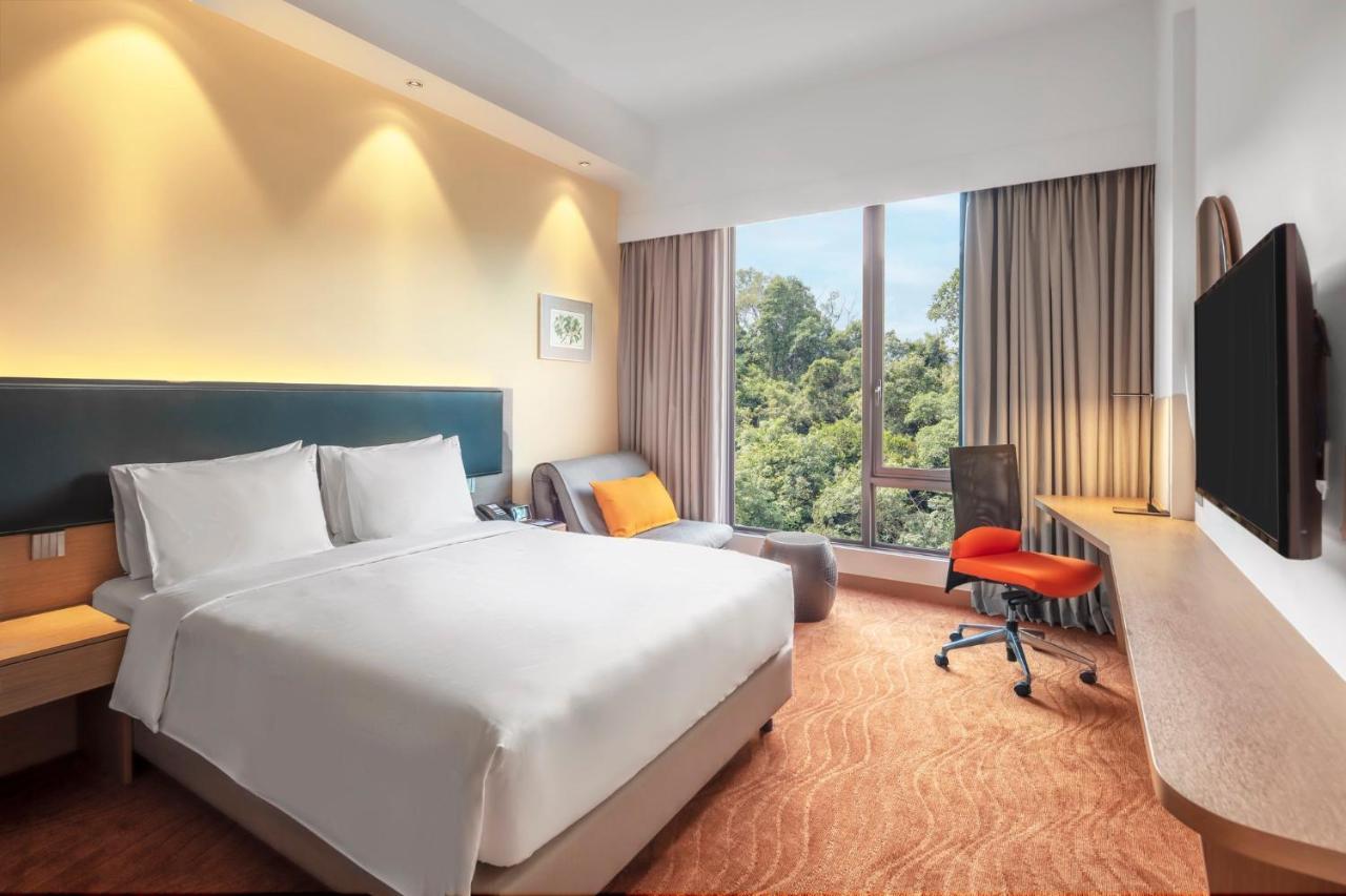 Holiday Inn Express Kota Kinabalu City Centre By Ihg Buitenkant foto