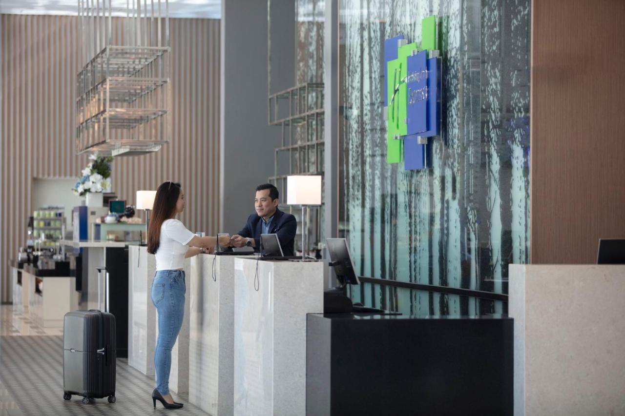 Holiday Inn Express Kota Kinabalu City Centre By Ihg Buitenkant foto