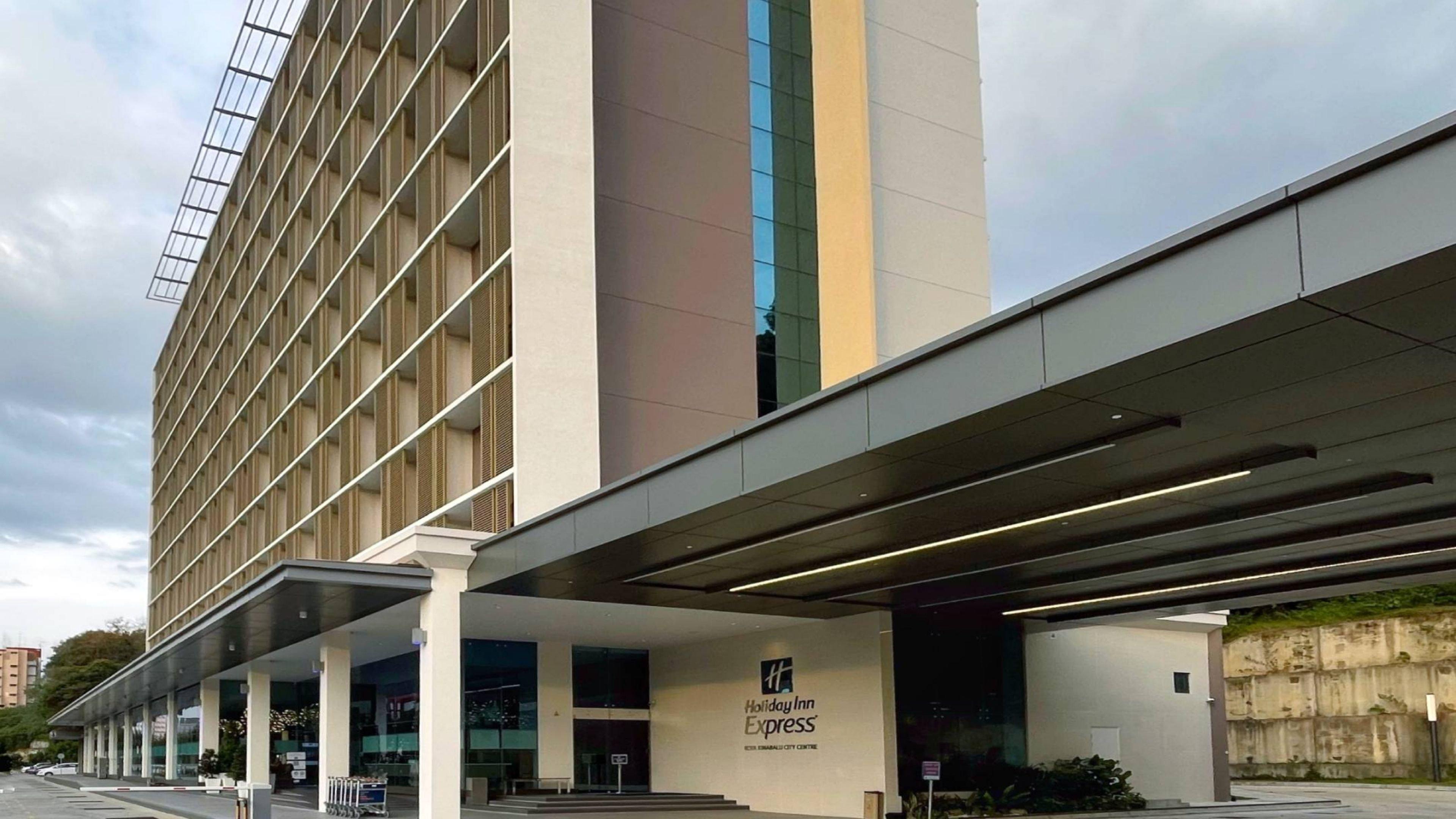 Holiday Inn Express Kota Kinabalu City Centre By Ihg Buitenkant foto